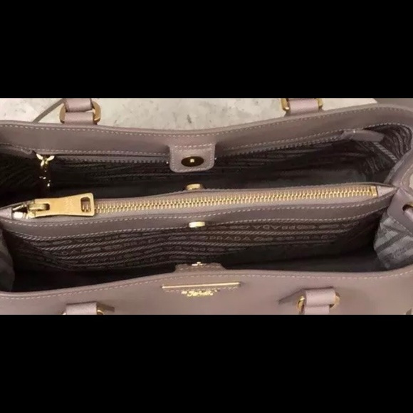 SOLD Prada Saffiano SOLD - Picture 2 of 8